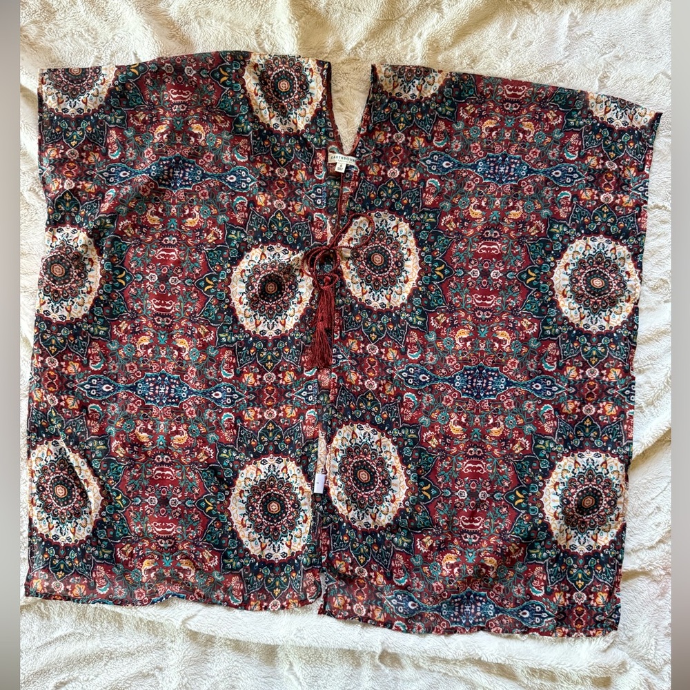EARTHBOUND Vibrant Floral Kimono. NWOT